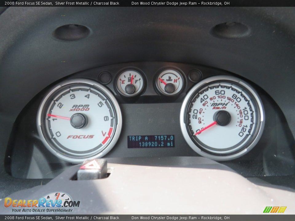2008 Ford Focus SE Sedan Silver Frost Metallic / Charcoal Black Photo #18