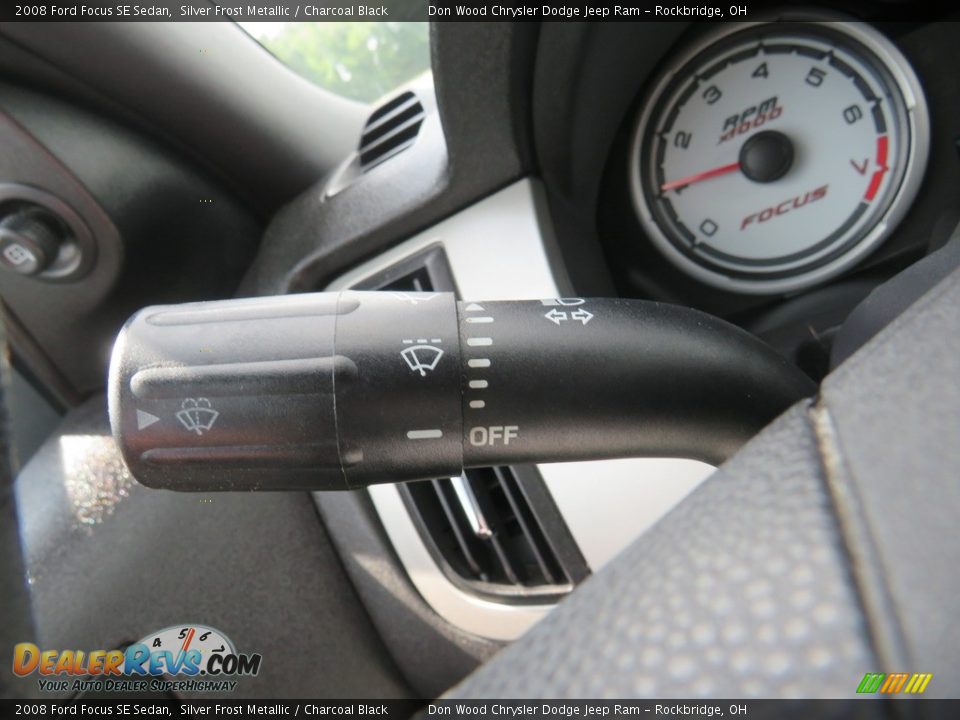 2008 Ford Focus SE Sedan Silver Frost Metallic / Charcoal Black Photo #20