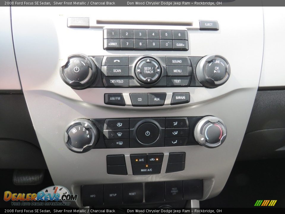 2008 Ford Focus SE Sedan Silver Frost Metallic / Charcoal Black Photo #21