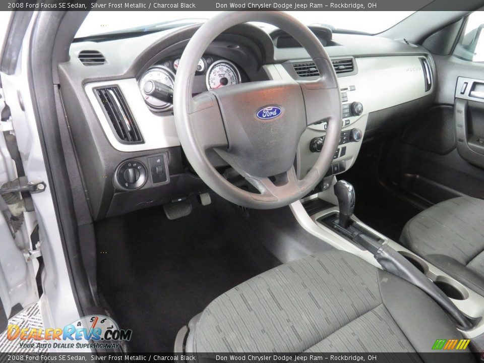2008 Ford Focus SE Sedan Silver Frost Metallic / Charcoal Black Photo #25