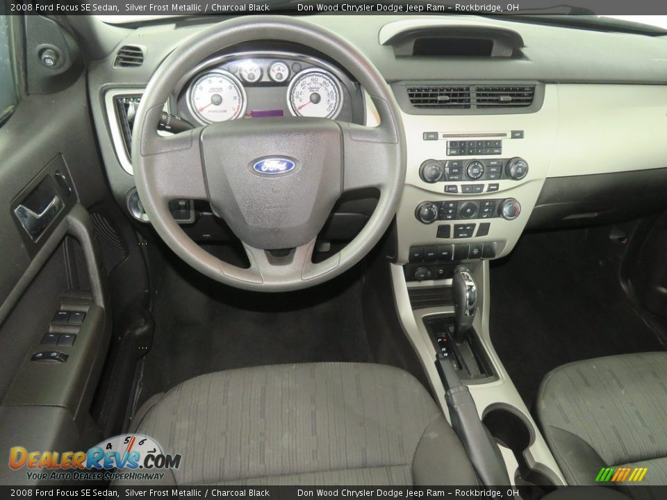 2008 Ford Focus SE Sedan Silver Frost Metallic / Charcoal Black Photo #29