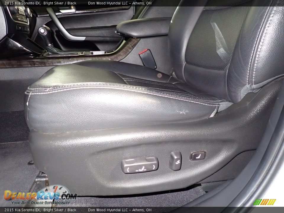 Front Seat of 2015 Kia Sorento EX Photo #19