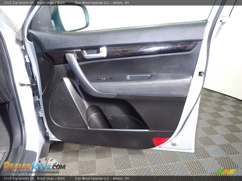 Door Panel of 2015 Kia Sorento EX Photo #26