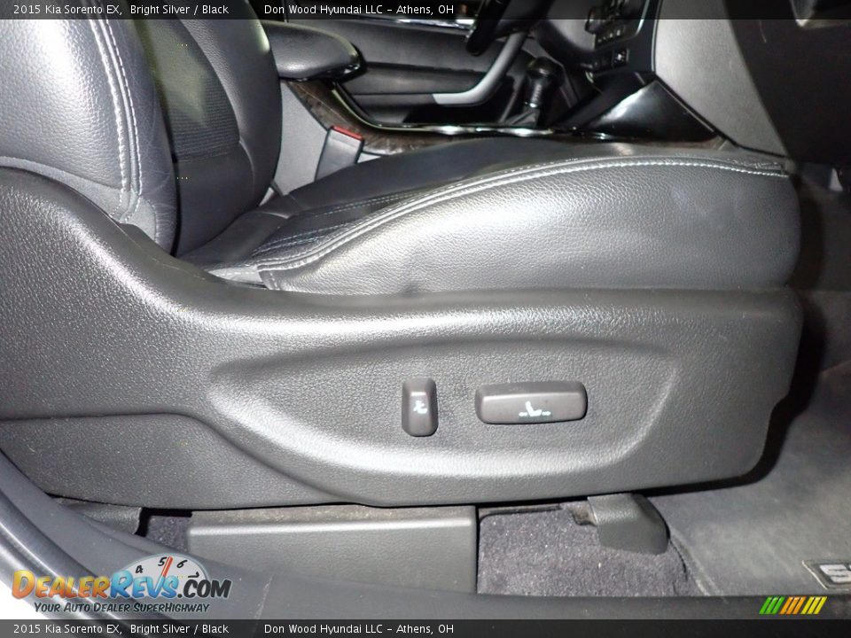 Front Seat of 2015 Kia Sorento EX Photo #27