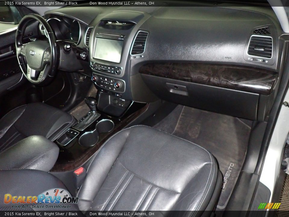 Dashboard of 2015 Kia Sorento EX Photo #28