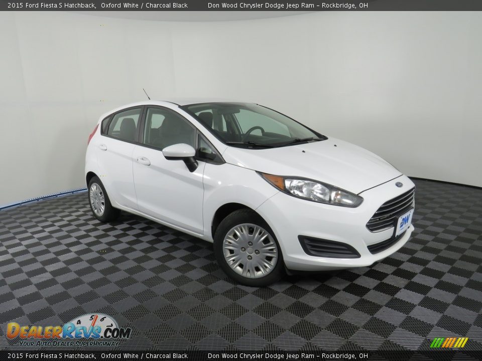 Front 3/4 View of 2015 Ford Fiesta S Hatchback Photo #2