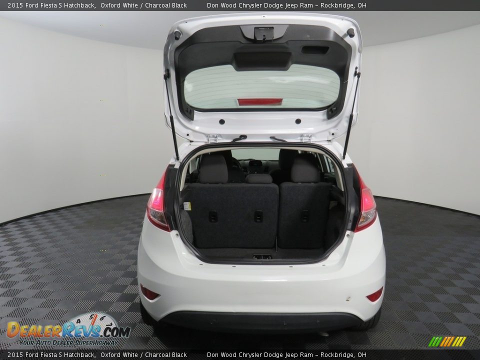 2015 Ford Fiesta S Hatchback Oxford White / Charcoal Black Photo #12