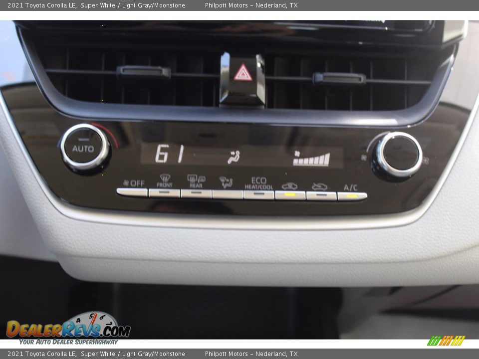 2021 Toyota Corolla LE Super White / Light Gray/Moonstone Photo #16