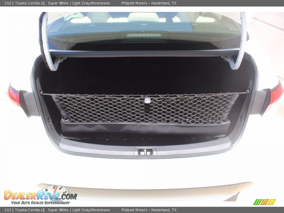 2021 Toyota Corolla LE Super White / Light Gray/Moonstone Photo #22