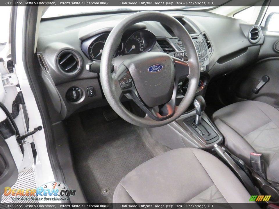 Front Seat of 2015 Ford Fiesta S Hatchback Photo #29