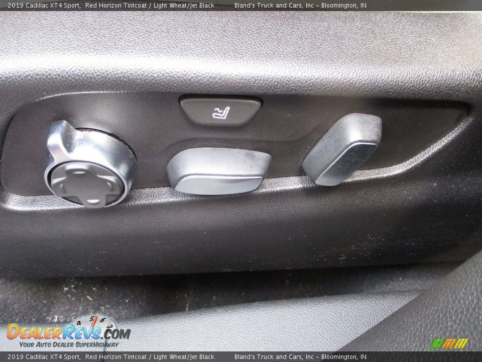Controls of 2019 Cadillac XT4 Sport Photo #11