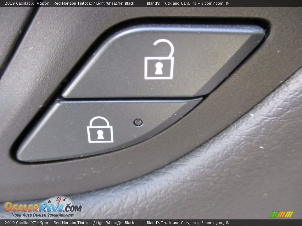 Controls of 2019 Cadillac XT4 Sport Photo #14