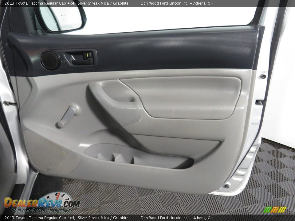 2013 Toyota Tacoma Regular Cab 4x4 Silver Streak Mica / Graphite Photo #17