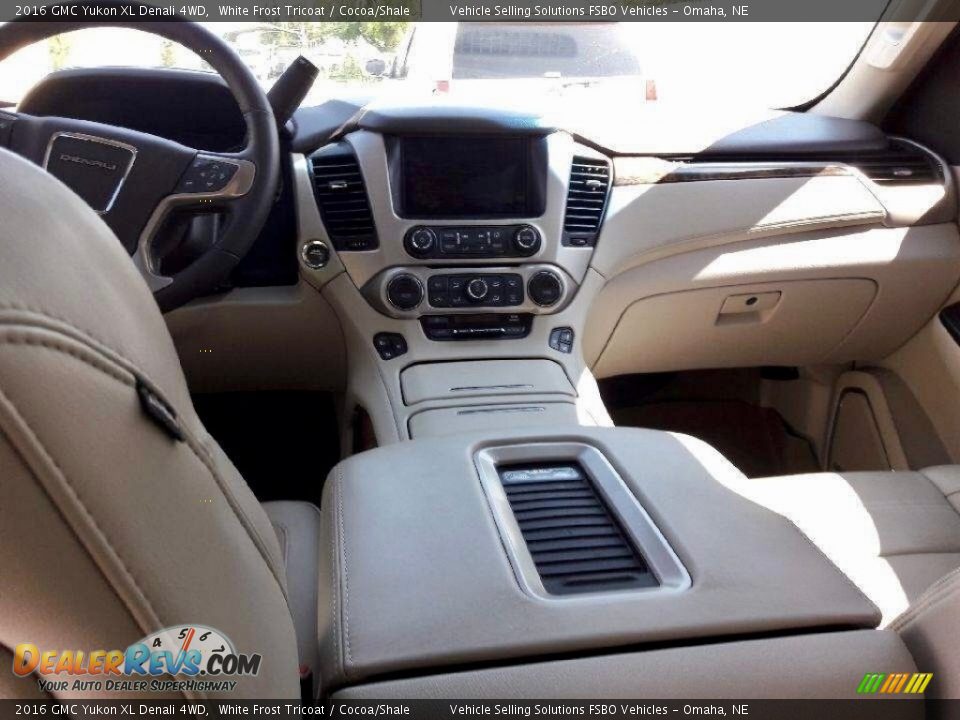 2016 GMC Yukon XL Denali 4WD White Frost Tricoat / Cocoa/Shale Photo #10