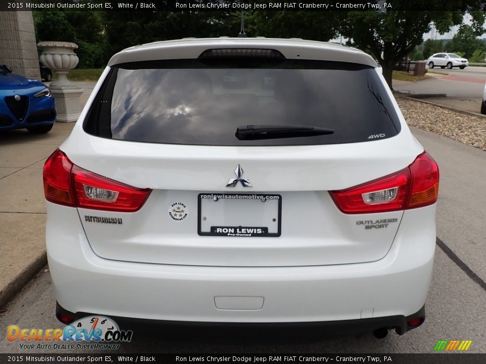 2015 Mitsubishi Outlander Sport ES White / Black Photo #3