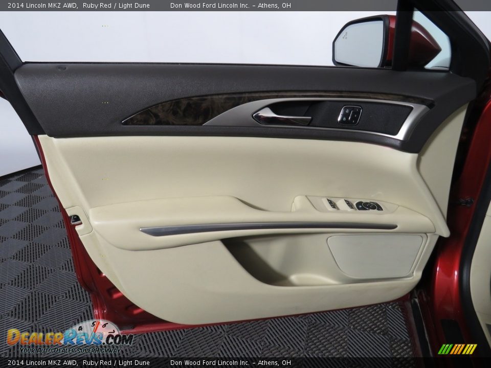 Door Panel of 2014 Lincoln MKZ AWD Photo #17