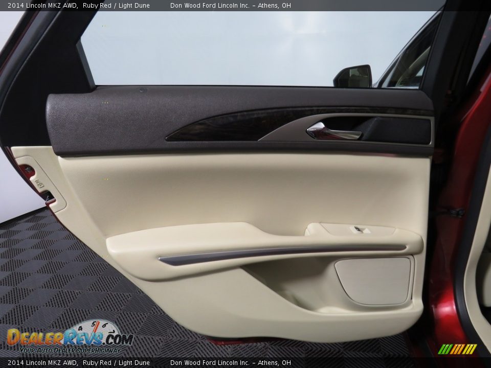 Door Panel of 2014 Lincoln MKZ AWD Photo #21