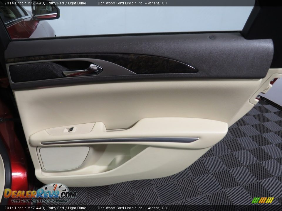 Door Panel of 2014 Lincoln MKZ AWD Photo #23