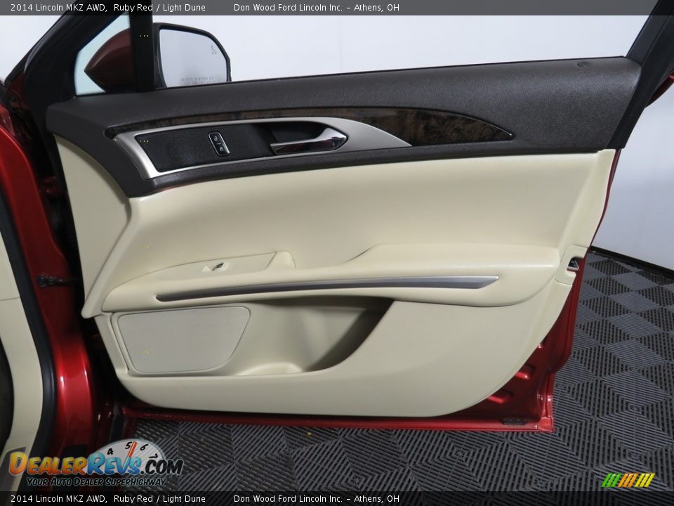 Door Panel of 2014 Lincoln MKZ AWD Photo #25