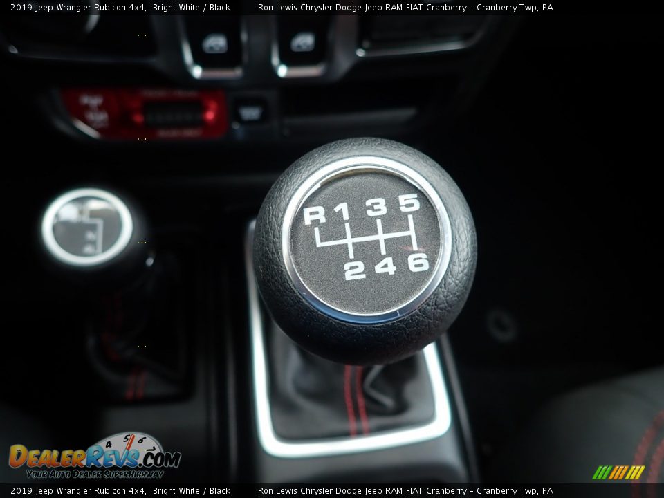 2019 Jeep Wrangler Rubicon 4x4 Shifter Photo #19