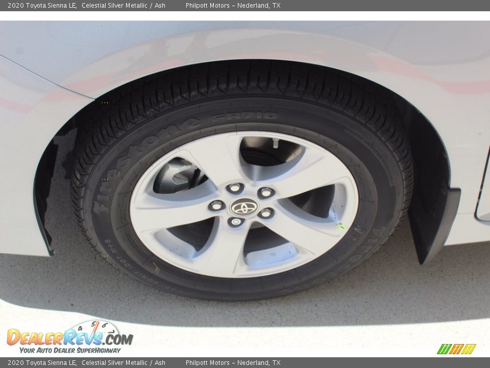 2020 Toyota Sienna LE Celestial Silver Metallic / Ash Photo #5