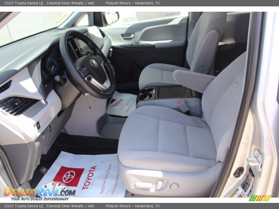 2020 Toyota Sienna LE Celestial Silver Metallic / Ash Photo #10
