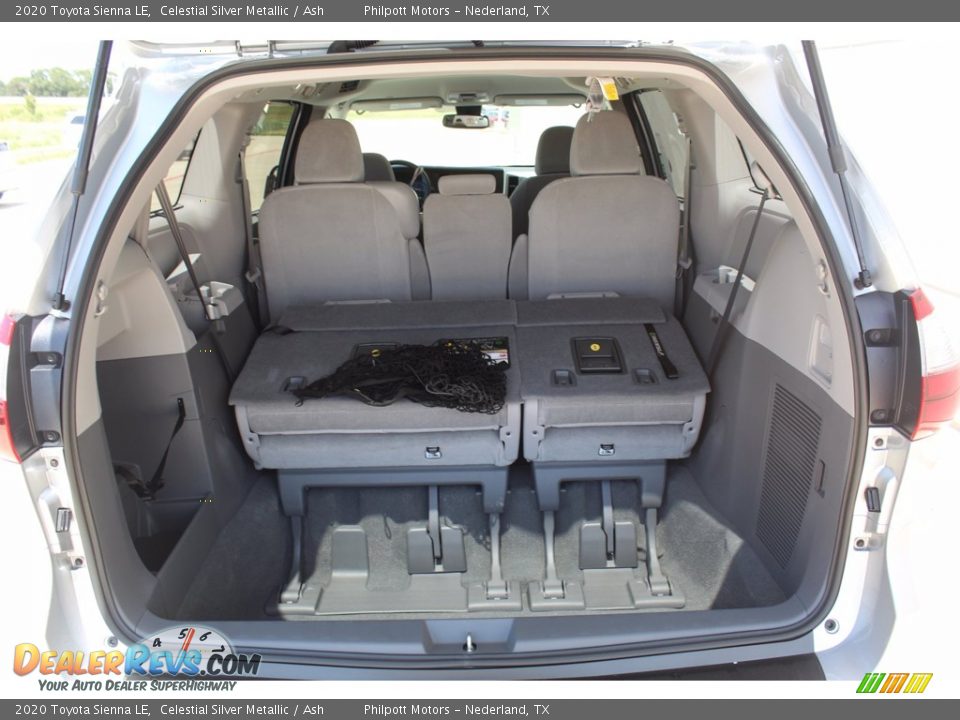 2020 Toyota Sienna LE Celestial Silver Metallic / Ash Photo #21