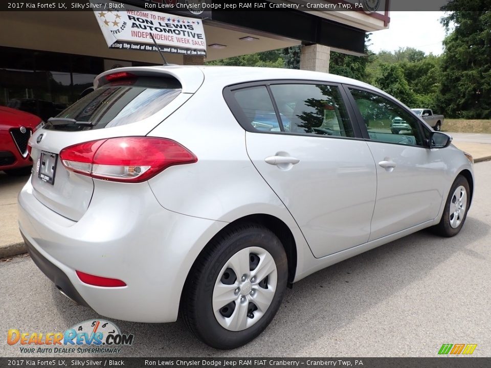 2017 Kia Forte5 LX Silky Silver / Black Photo #2