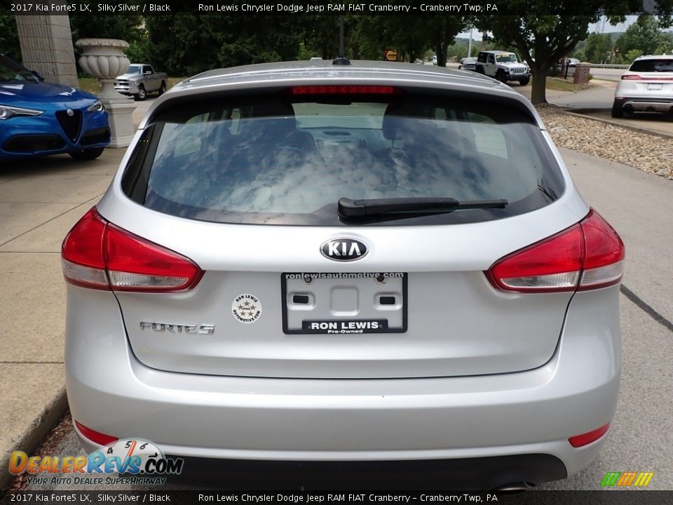 2017 Kia Forte5 LX Silky Silver / Black Photo #3