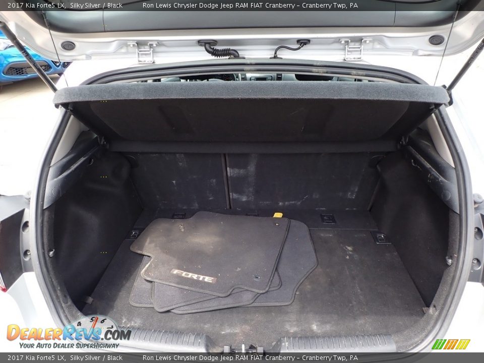 2017 Kia Forte5 LX Trunk Photo #4