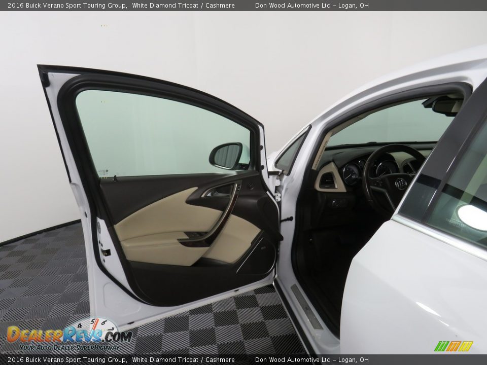 2016 Buick Verano Sport Touring Group White Diamond Tricoat / Cashmere Photo #32