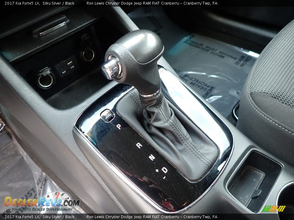 2017 Kia Forte5 LX Shifter Photo #18