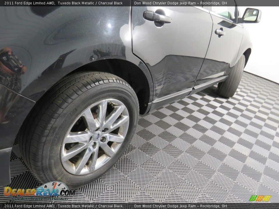 2011 Ford Edge Limited AWD Tuxedo Black Metallic / Charcoal Black Photo #16