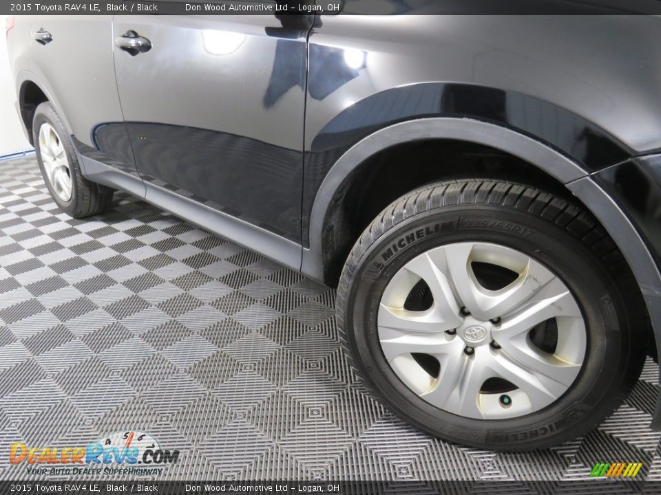 2015 Toyota RAV4 LE Black / Black Photo #4