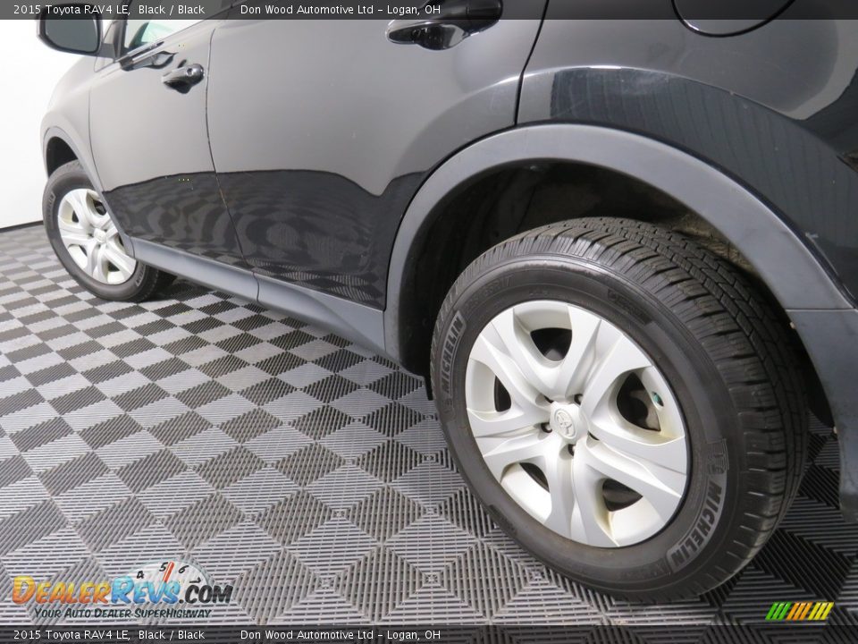 2015 Toyota RAV4 LE Black / Black Photo #10