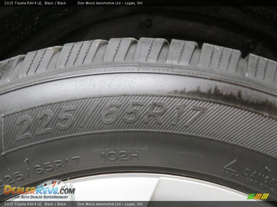 2015 Toyota RAV4 LE Black / Black Photo #17