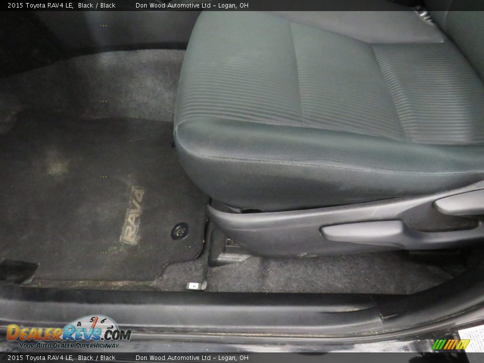 2015 Toyota RAV4 LE Black / Black Photo #31