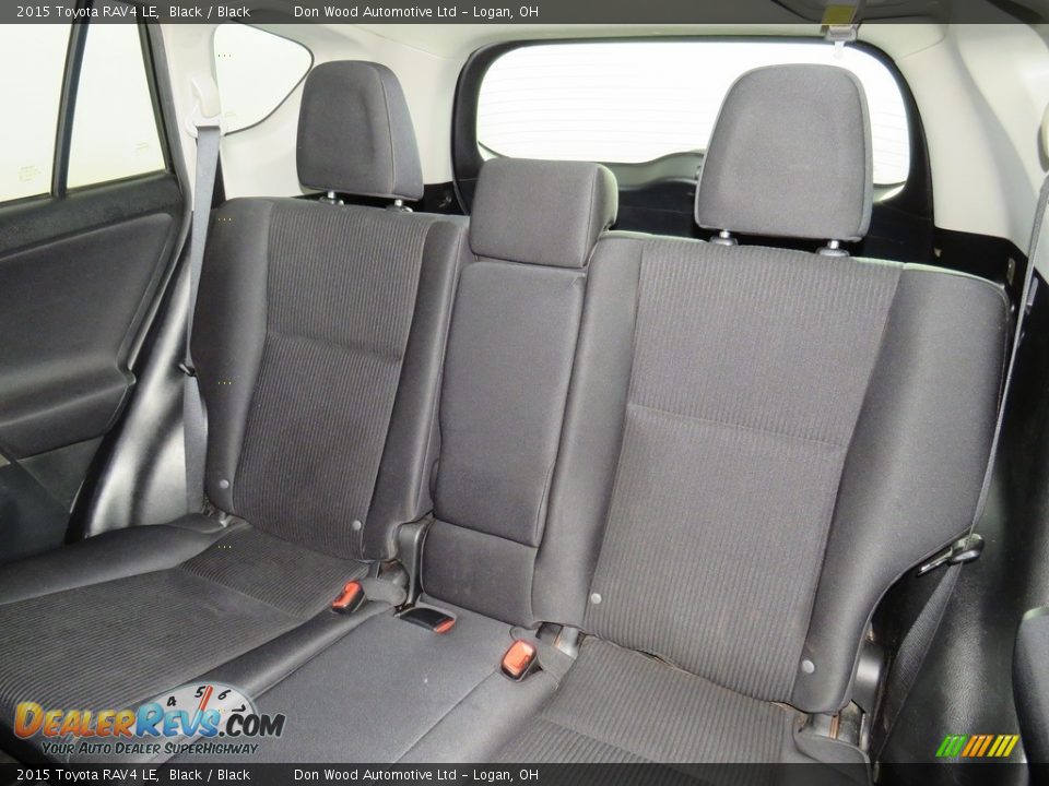 2015 Toyota RAV4 LE Black / Black Photo #32