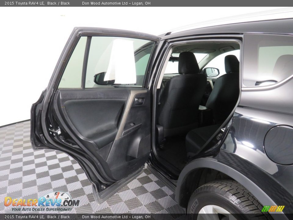 2015 Toyota RAV4 LE Black / Black Photo #33