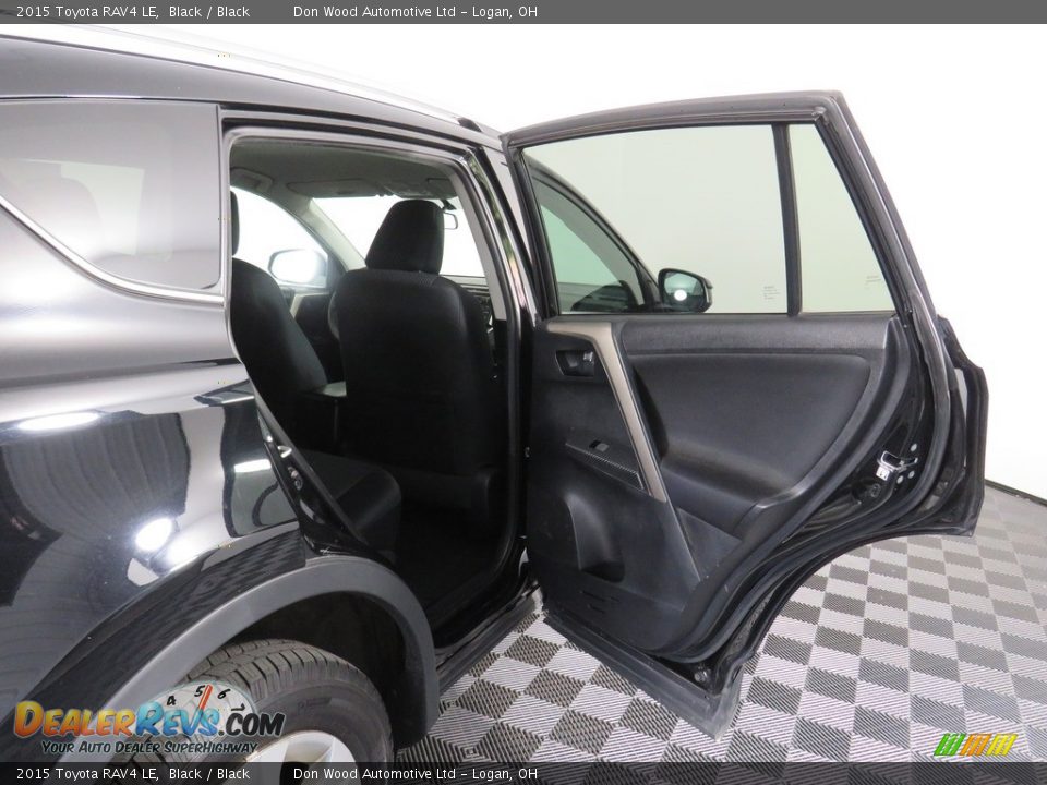 2015 Toyota RAV4 LE Black / Black Photo #36