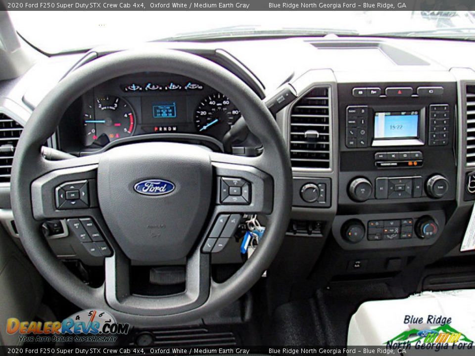 2020 Ford F250 Super Duty STX Crew Cab 4x4 Oxford White / Medium Earth Gray Photo #5