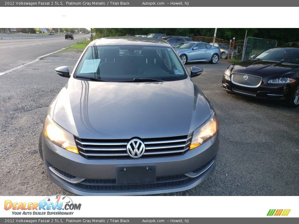 2012 Volkswagen Passat 2.5L S Platinum Gray Metallic / Titan Black Photo #2