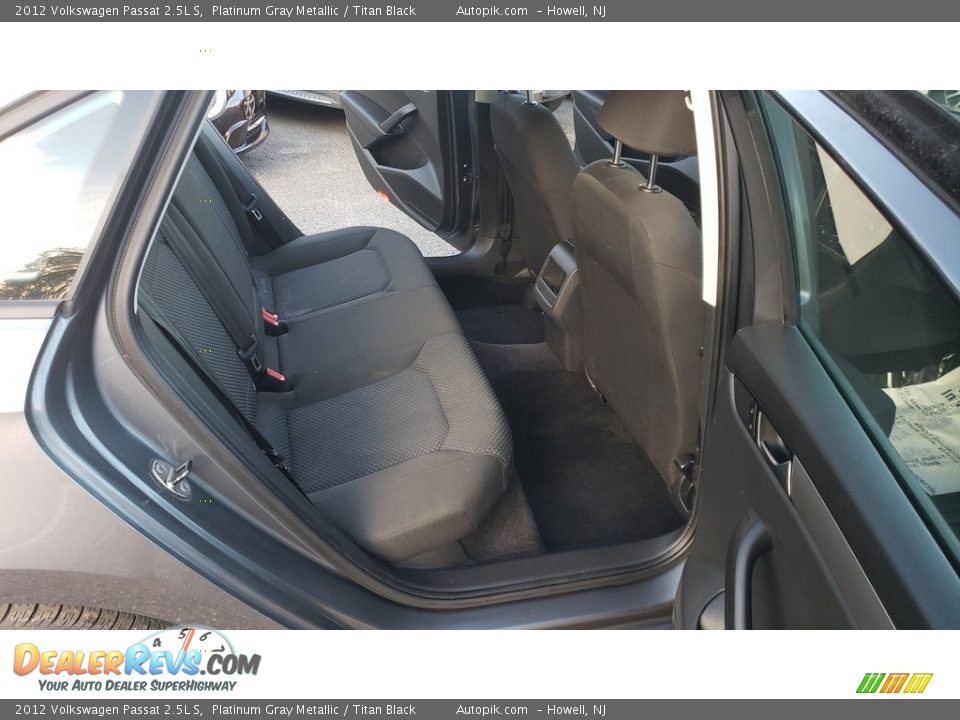 2012 Volkswagen Passat 2.5L S Platinum Gray Metallic / Titan Black Photo #12