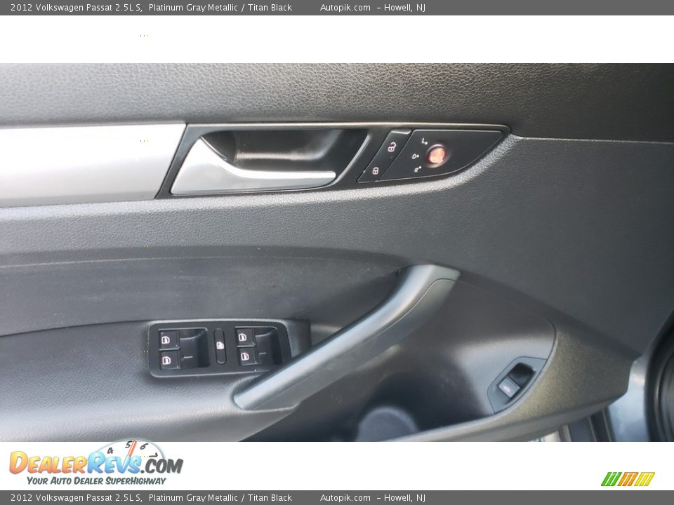 2012 Volkswagen Passat 2.5L S Platinum Gray Metallic / Titan Black Photo #14