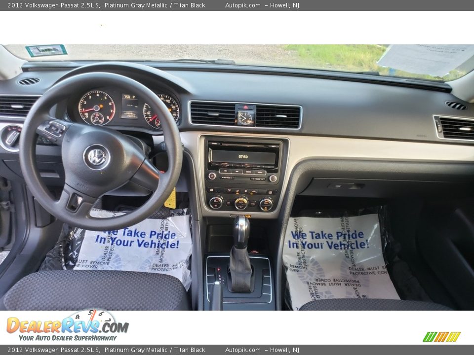 2012 Volkswagen Passat 2.5L S Platinum Gray Metallic / Titan Black Photo #15