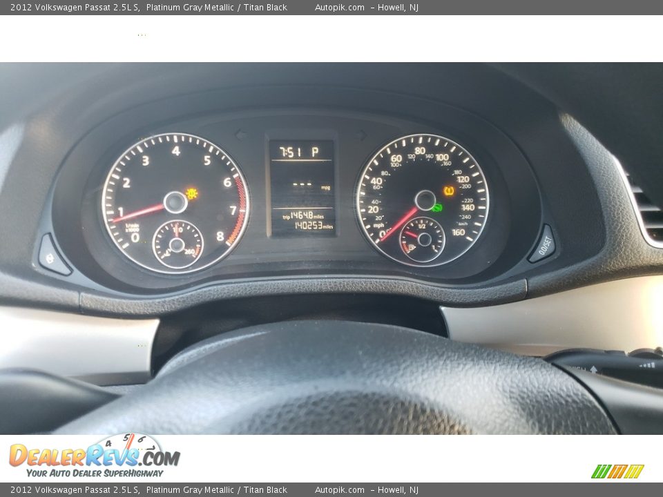 2012 Volkswagen Passat 2.5L S Platinum Gray Metallic / Titan Black Photo #16