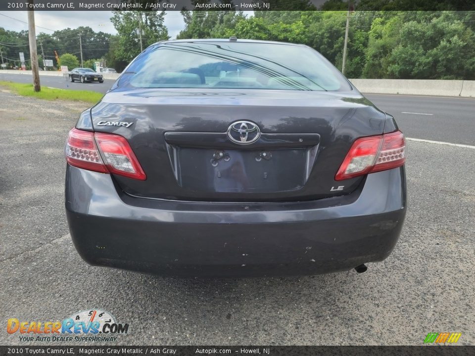 2010 Toyota Camry LE Magnetic Gray Metallic / Ash Gray Photo #4