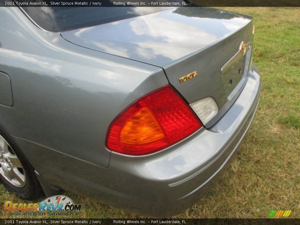 2001 Toyota Avalon XL Silver Spruce Metallic / Ivory Photo #17