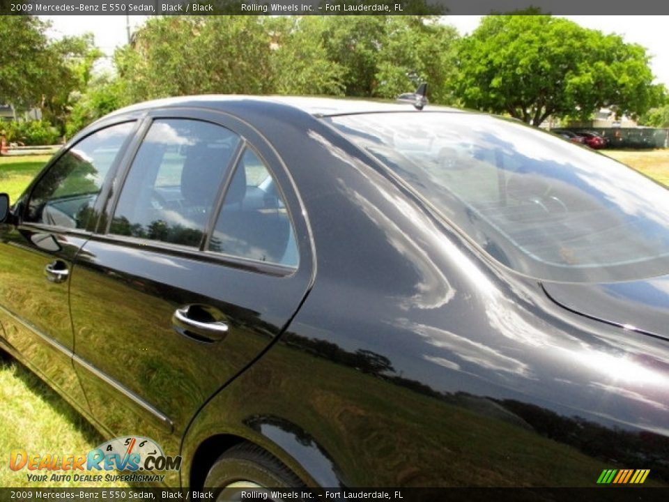 2009 Mercedes-Benz E 550 Sedan Black / Black Photo #33