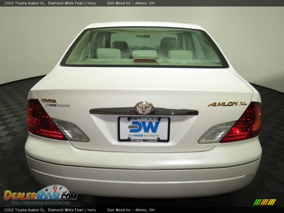 2002 Toyota Avalon XL Diamond White Pearl / Ivory Photo #11